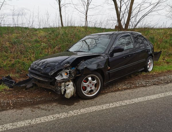 Nyúl okozott balesetet Antalbokornál - Két autó ütközött, az állat elpusztult