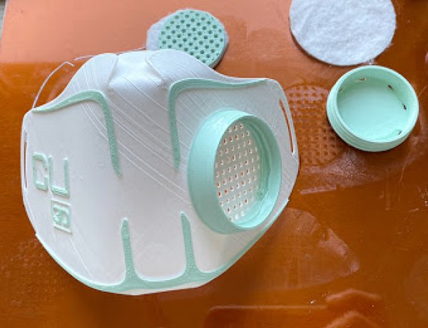 Mindenki a maga módján próbálja segíteni a egészségügyi dolgozókat