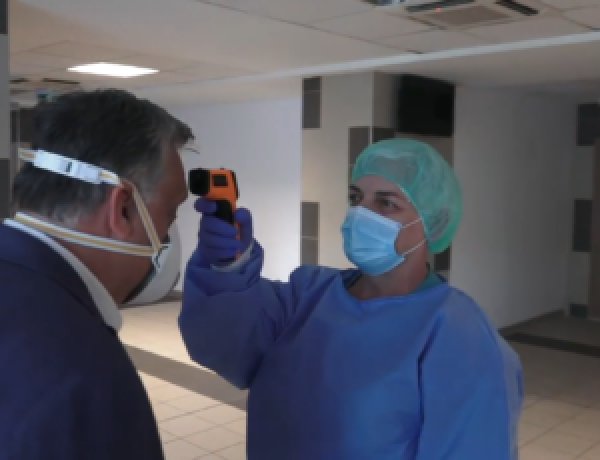 Miniszterelnöki ellenőrzés: mindenkinek, aki megbetegedett, lesz helye