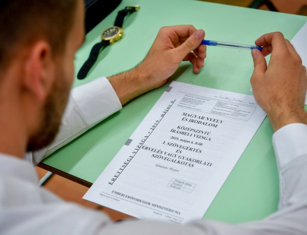 A magyarok négyötöde támogatja a kormány tervét az érettségi megtartására