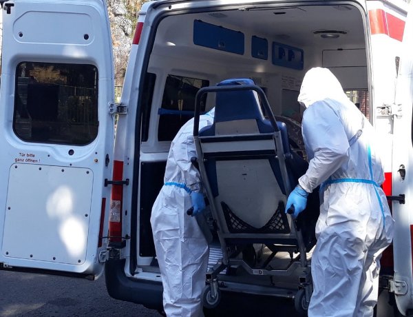 Tizenkét krónikus idős beteg életet követelt a koronavírus egy nap alatt