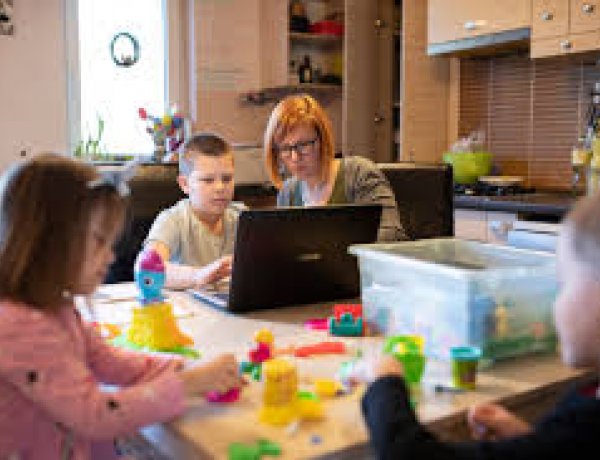 Pénzügyminisztérium: soha nem látott összeg maradhat az idén a családoknál