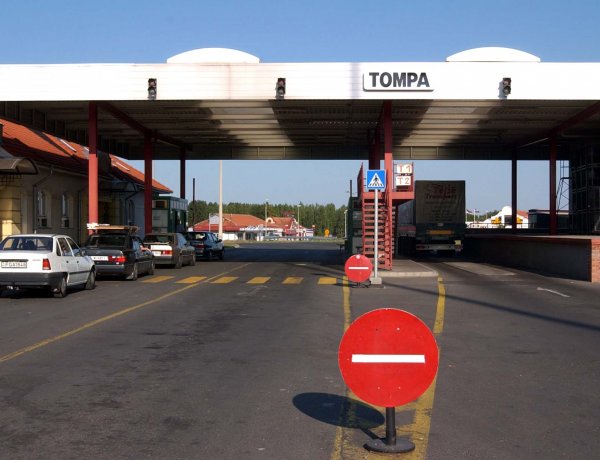 Magyar-szerb határátkelőket nyitottak meg az ingázók és a földművesek előtt