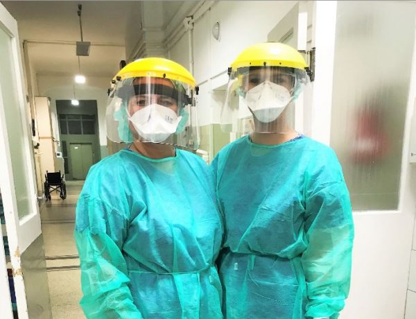 Koronavírus: Anya és lánya a frontvonalban, a Covid-19 pozitív betegeket látják el