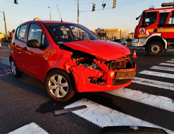 Baleset a Pazonyi úton - Két autó ütközött, ketten megsérültek