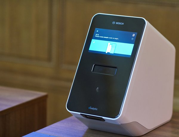 Jelentős adomány – Víruskimutató készülékeket adományozott a Bige Holding Csoport