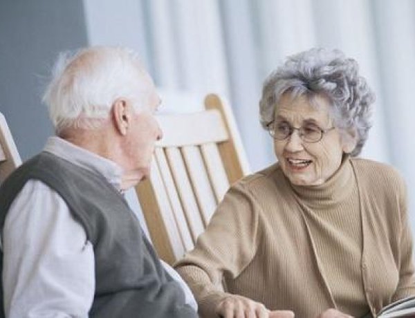 A 13. havi nyugdíj visszavezetése növeli az idősek anyagi biztonságát