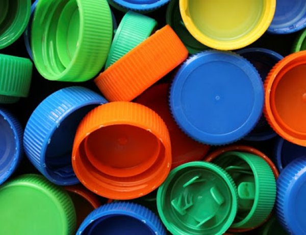 Megéri-e gyűjteni a kupakokat? Az egyik telephelyen évente 250 tonnányit adnak le