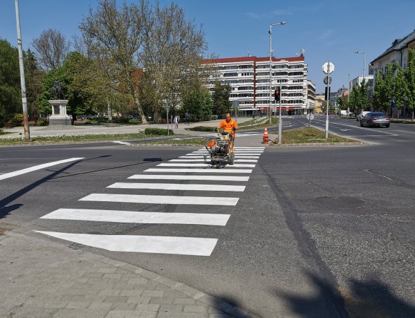 Burkolatfestés Nyíregyházán - Ezúttal a Szarvas utca következett