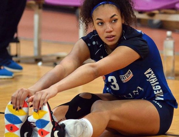 Négy nyelven már beszél, kettőt tanul - A Fatum röplabdása mindenkivel szót ért