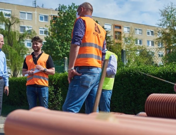 Újabb körforgalmak készülnek, a Család utcán két kereszteződés is biztonságosabbá válik