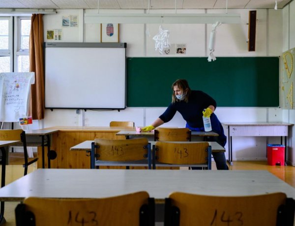 Érettségi: megkezdődött maszkok és védőeszközök kiszállítása