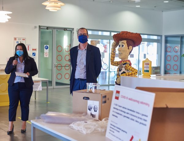 Védőszemüveg gyártásba kezdett a LEGO Nyíregyházán és az alapellátását kívánják erősíteni!