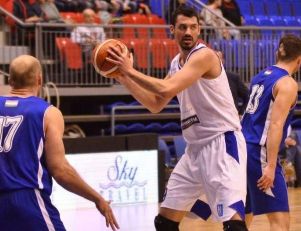 Kosárlabda mellett tanulás - Czinger Zoltán folyamatosan képzi magát