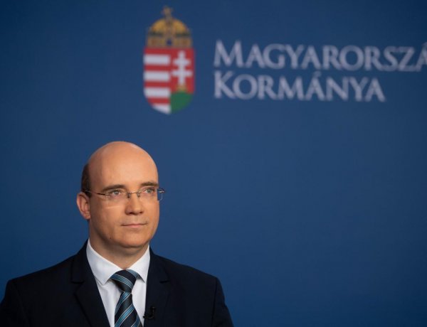 Szigorú biztonsági intézkedések mellett kezdődik meg hétfőn az érettségi