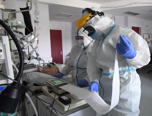 Biztatóak a betegségen átesett emberek vérplazmájának felhasználásával végzett kísérletek