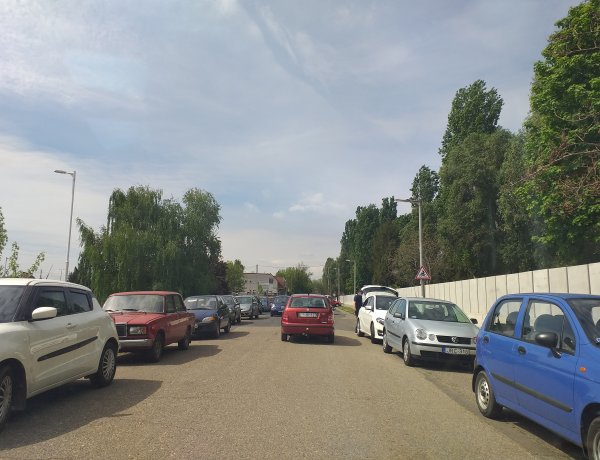 Anyák napján a temetőben! Megtelnek a sírkertek emlékezőkkel!