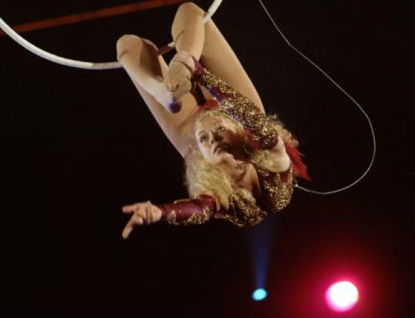 Egymilliárd forinttal segítik a független előadóművészeket  