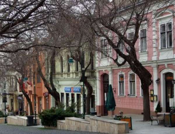 Hétfőtől vidéken szigorú menetrend szerint újraindulhat az élet