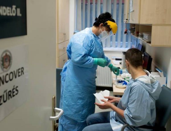 Merkely: Aki értesítést kap, vegyen részt a szűrőprogramban 