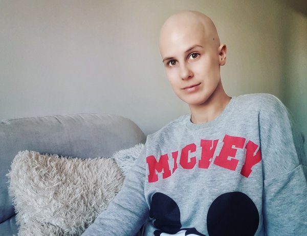 A rák és a vírus sem veheti el az esküvőt Barbitól! Még két kezelés vár rá!