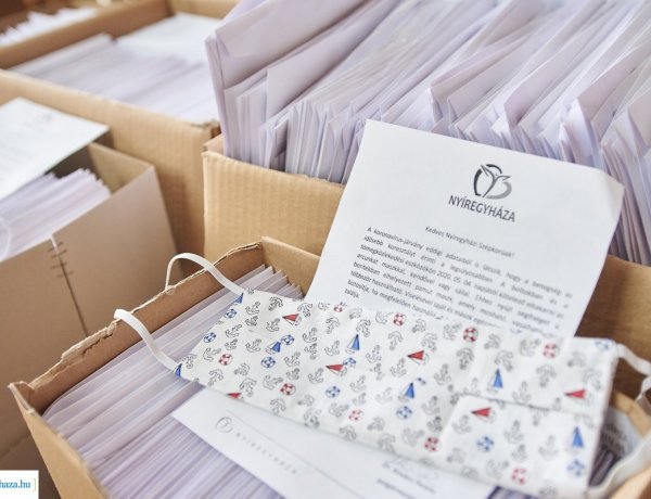 Ajándék arcmaszkok – 21 ezer 65 év feletti nyíregyházi kap ingyen maszkot