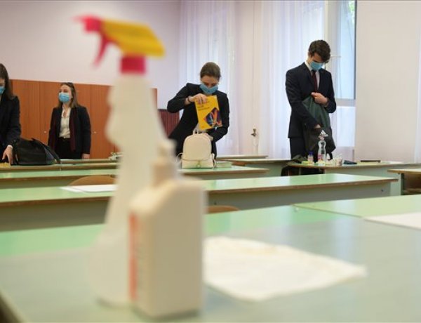 Történelemből érettségiznek: középszinten 64 342, emelt szinten 7073 érettségiző vizsgázik