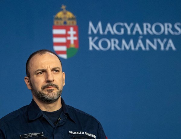 Operatív törzs: több mint hetven kórházba, szervezethez szállítottak védőeszközöket