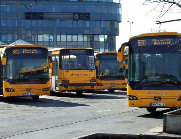 Hétfőtől vidéken ismét az első ajtón kell felszállni a Volánbuszokra