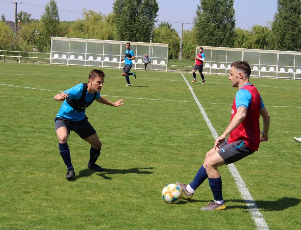 Edzőmeccs egymás között - A Szpari játékosai találkozóval zárták a hetet