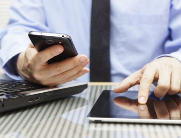 Tartósan terveznek a távmunkával a pénzintézetek - A járvány után is fenn kívánják tartani