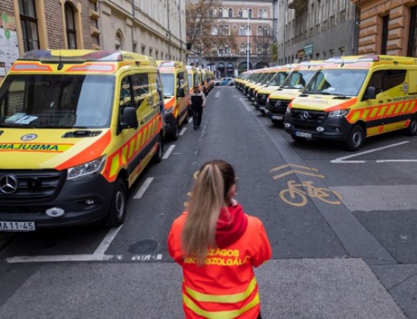 Újabb autókkal bővült az Országos Mentőszolgálat állománya  