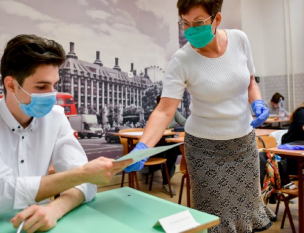 Kásler: példamutatóan bonyolították le a tanárok a vizsgákat