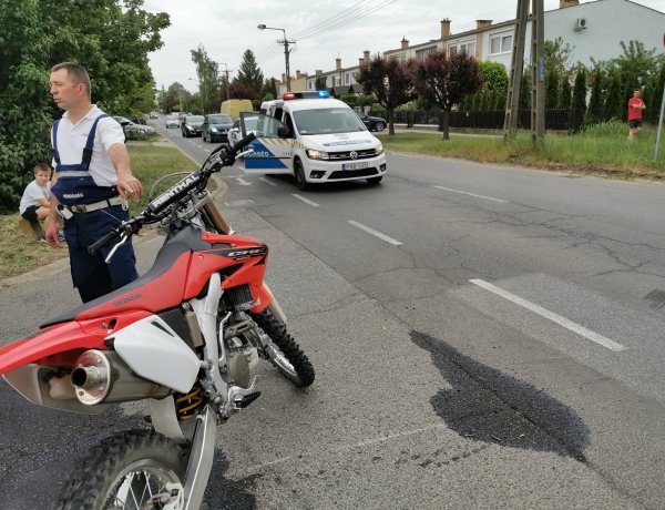 Hajsza - Egy rendszám nélküli crossmotort üldöztek a rendőrök Nyíregyházán 