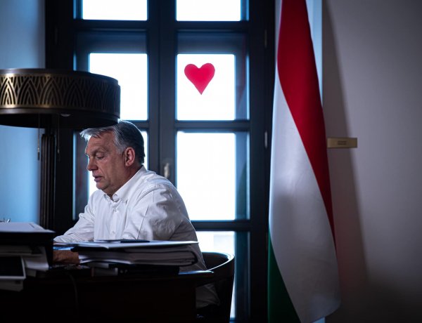 Orbán Viktor is köszöntötte az ápolókat az ápolók nemzetközi napján