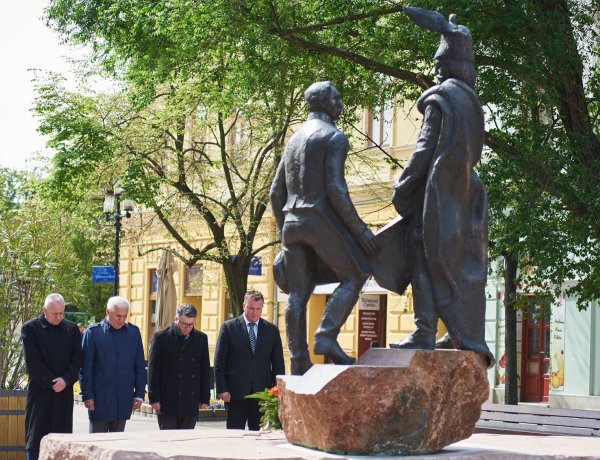 Koszorúval emlékezett a városvezetés Nyíregyháza újratelepítésének 267. évfordulóján