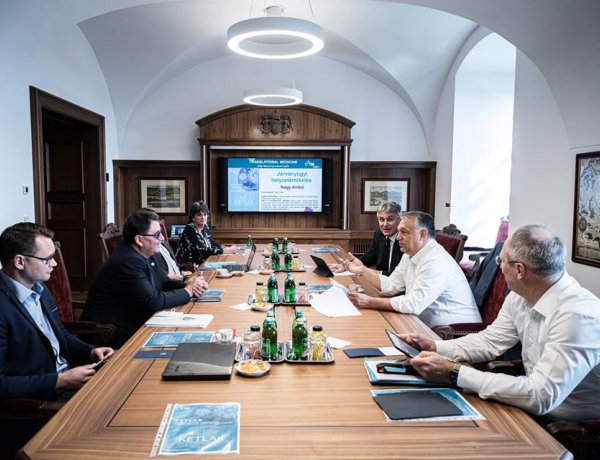 Az orvostudomány vezető szakembereivel egyeztetett a miniszterelnök