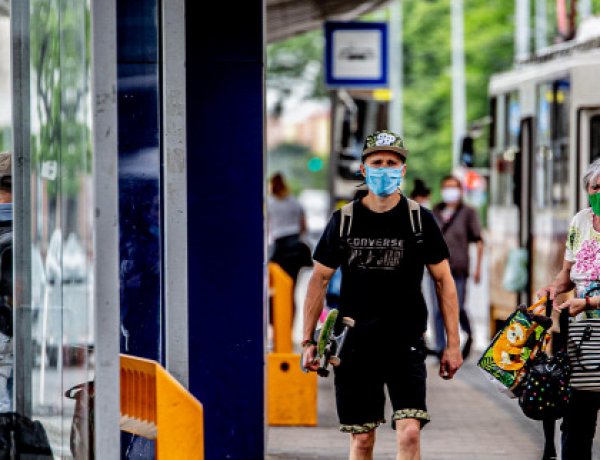 Vidéken újabb enyhítések léptek érvénybe, megszűnik a kijárási korlátozás Budapesten is