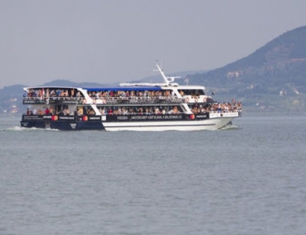 A hagyományos húsvéti kezdés helyett pünkösdkor indul a 174. balatoni hajózási szezon