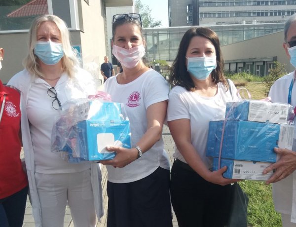 Légzésfigyelő monitor a kórháznak - A retro parti bevételének egy részéből vásárolták