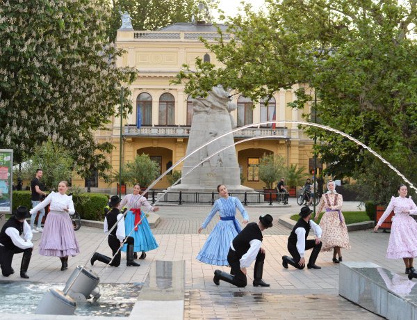 Körbetáncolják a Kárpát-medencét! Filmet forgatott a Szabolcs Néptáncegyüttes!