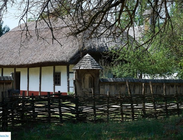 Vásár nyílik a Sóstói Múzeumfaluban Pünkösdkor! A kemencében is sütik majd a finomságokat!
