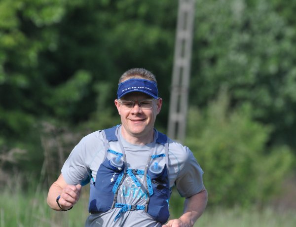 75 km futás terepen, kevesebb mint 7 óra alatt - Nyíregyházi futó az új rekorder! 