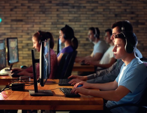 Negyvenezernél is többen jelentkeztek az ingyenes programozóképzésre