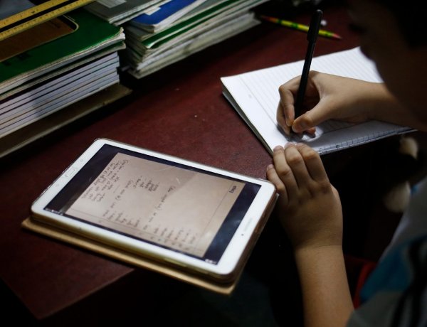 Ezer táblagépet kapnak egészségügyi szakdolgozók - Ezzel is elismerik munkájukat