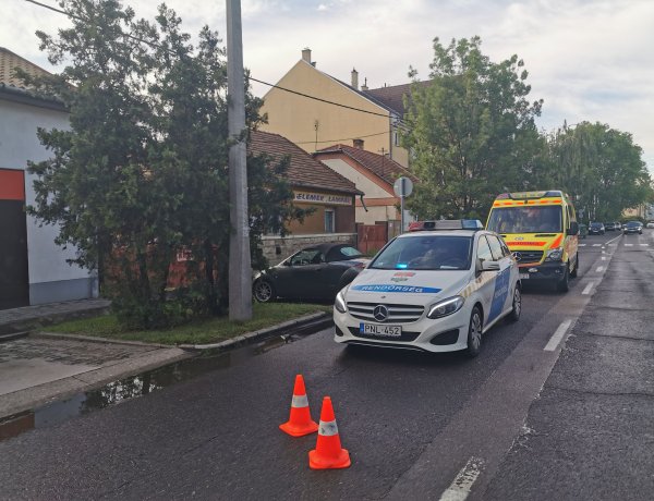 Családi házban csaptak fel a lángok kedden délután a Kállói úton