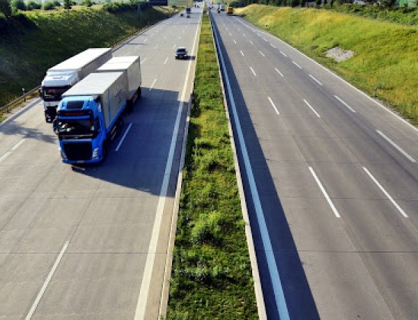 Innovációs és Technológiai Minisztérium: pünkösdkor sincs kamionstop