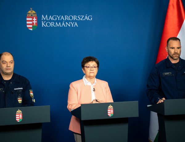 A járványgörbe egyértelműen lefelé mutat - Sajtótájékoztatót tartott az operatív törzs