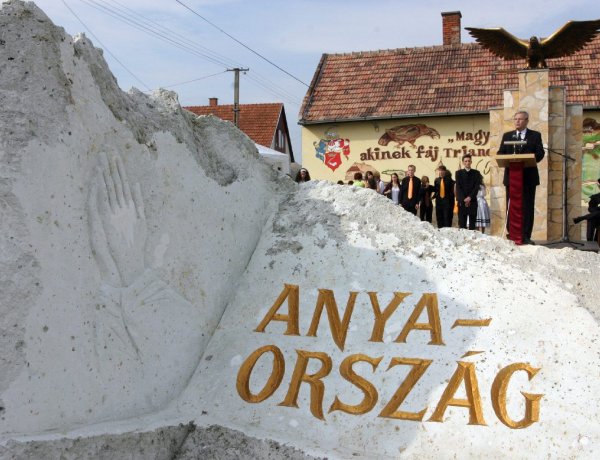 Klippremier, koncertek és filmek a Trianon 100 online megemlékezésen