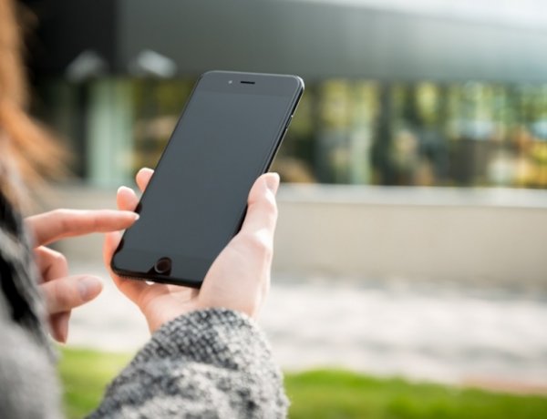 Új fejlesztés a Nemzeti Adó- és Vámhivataltól: számlázás okostelefonról